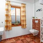 With 3 Bedrooms Holiday home
